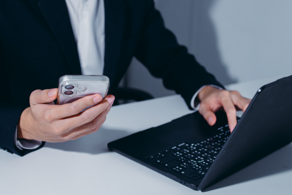 The Benefits of Online Business Checking Accounts for Small Business Owners